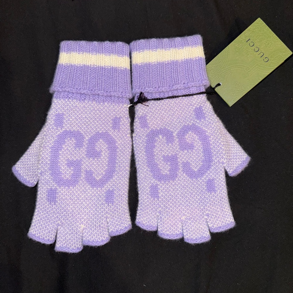 Sold- Gucci cashmere fingerless gloves - Picture 2 of 4